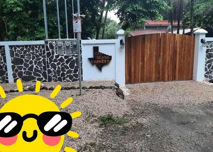 Lambert Playa Pelada